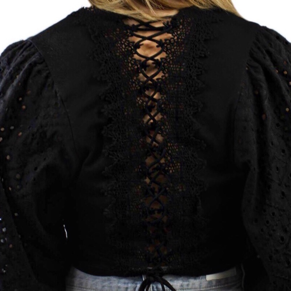 BACK EYELET TIE UP BLACK CROP TOP - Picture 6 of 6